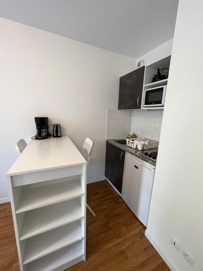 Acajou, Studio Avec Terrasse Et Parking Prive Caen Exterior photo